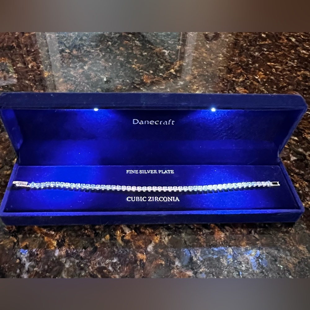 NWT Danecraft Fine Silver Plate Cubic Zirconia Tennis Bracelet LED Spotlight Box